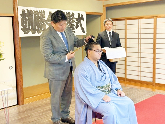 朝勝令断髪式